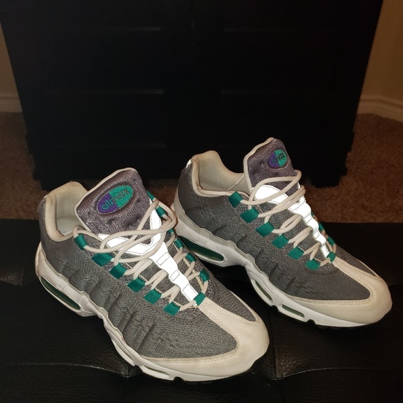 Women's Air Max 95's - Picture 5 of 8